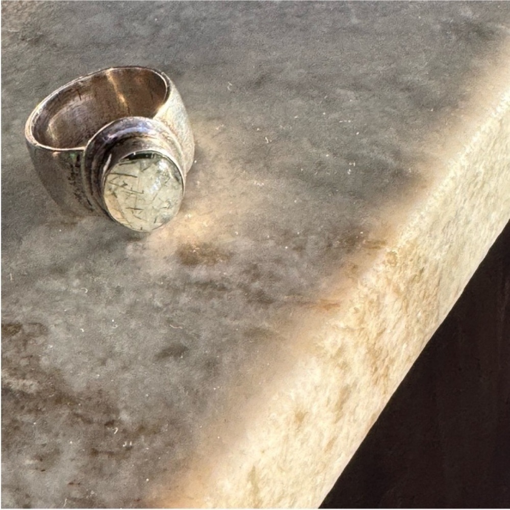 Sundance Rutilated Quartz Silver Ring - Picture 4 of 9